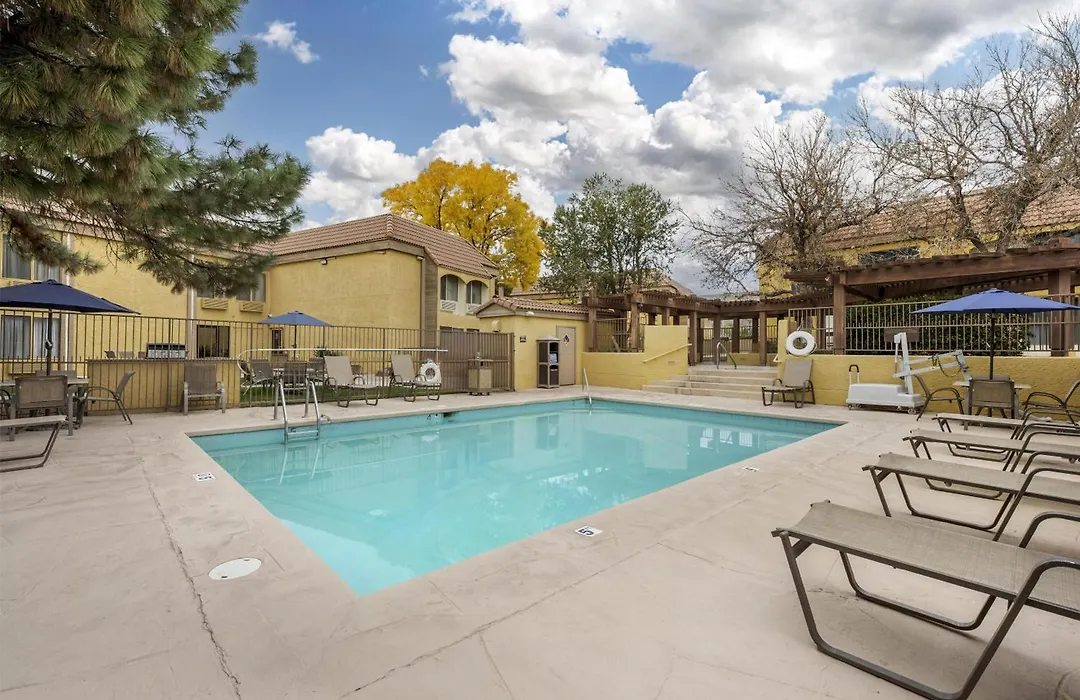 Best Western Airport Albuquerque Innsuites Hotel & Suites-1