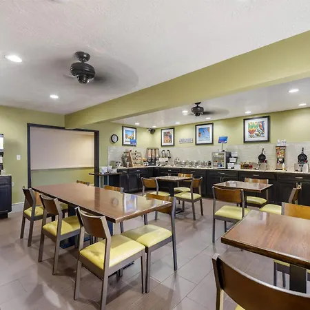 Best Western Airport Albuquerque Innsuites Hotel & Suites-2